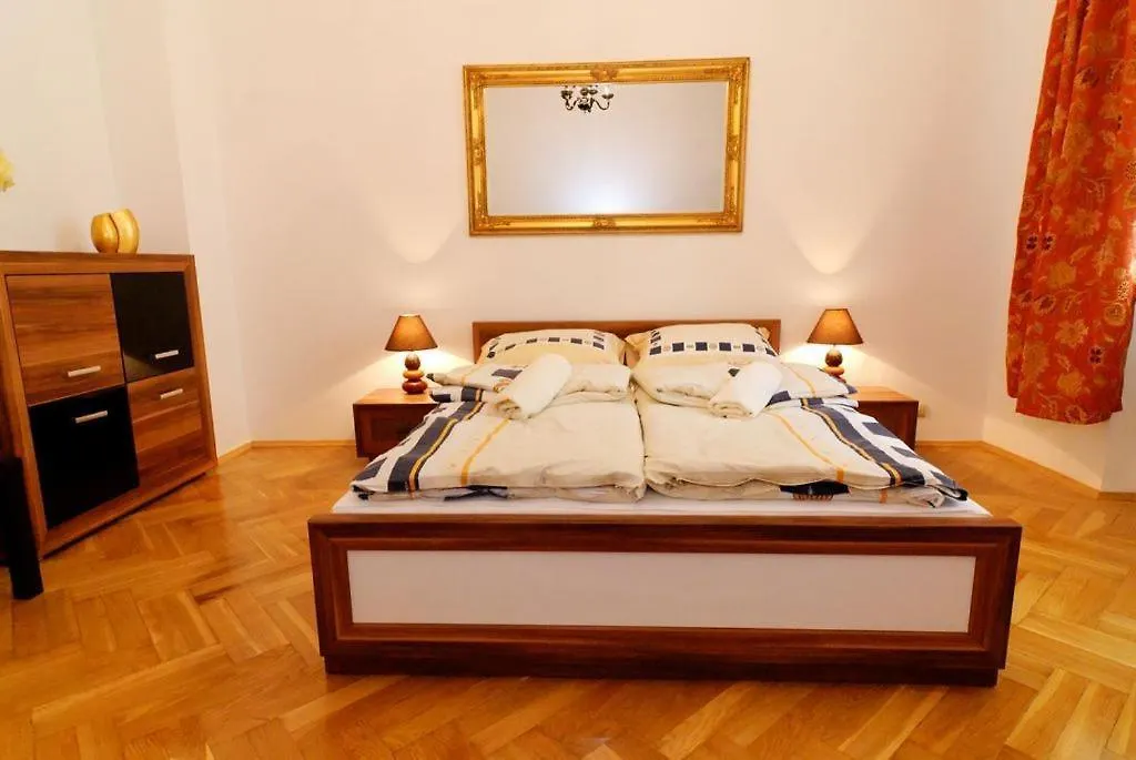 P&J Apartamenty Sw. Krzyza كراكوفيا 0*,  بولندا