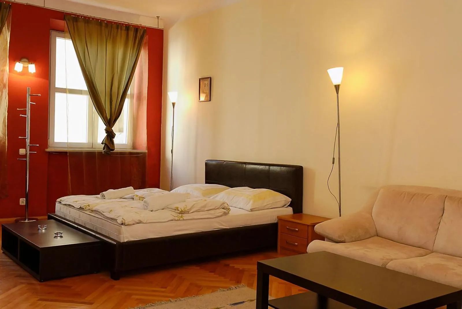 P&J Apartamenty Sw. Krzyza كراكوفيا بولندا