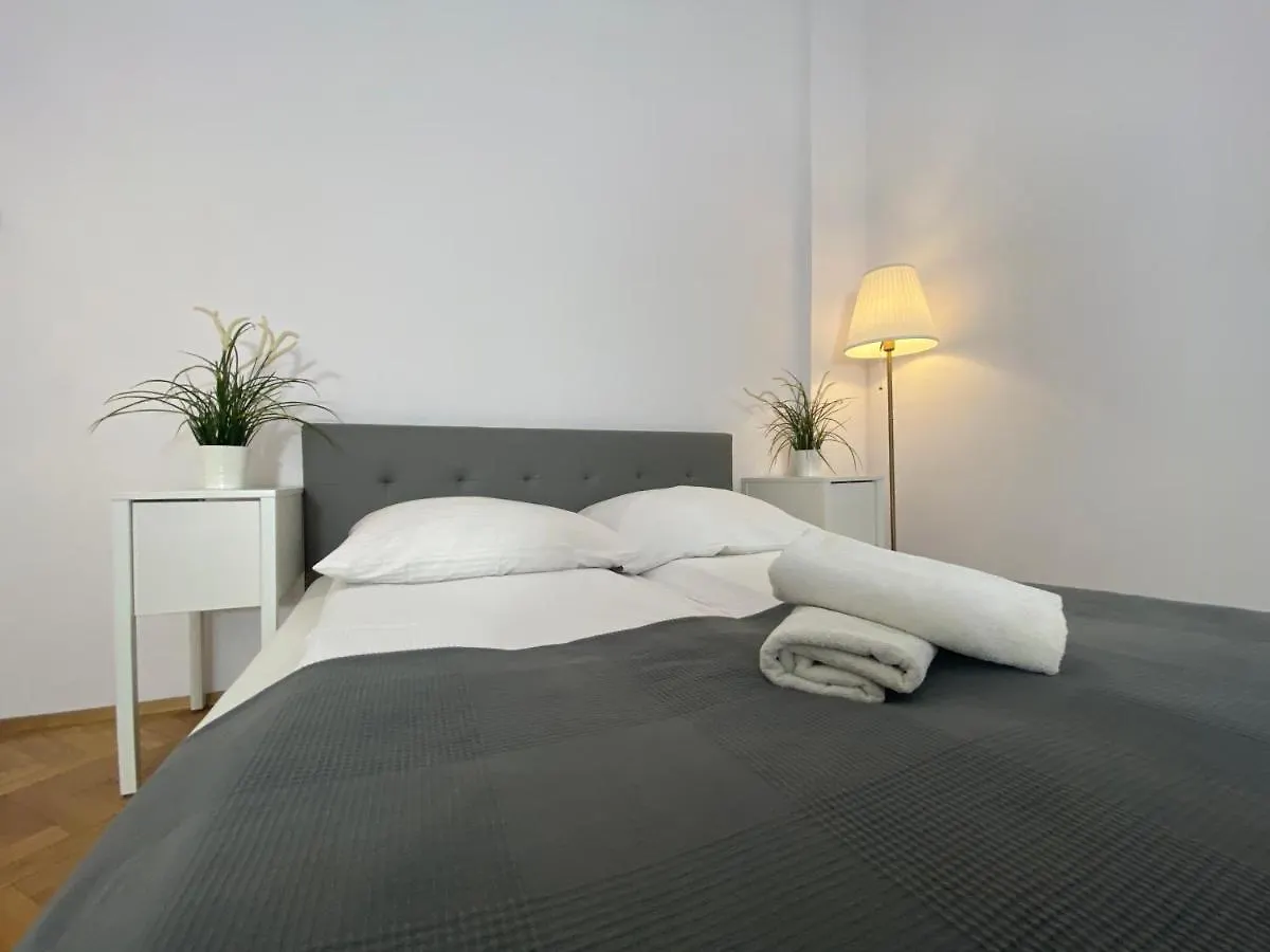 P&J Apartamenty Sw. Krzyza كراكوفيا 0*,  بولندا
