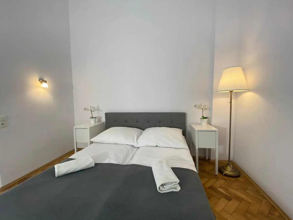 شقة P&J Apartamenty Sw. Krzyza كراكوفيا